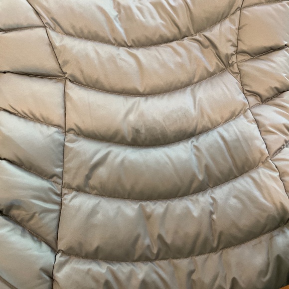 Patagonia women’s size M very warm down jacket - Picture 8 of 9